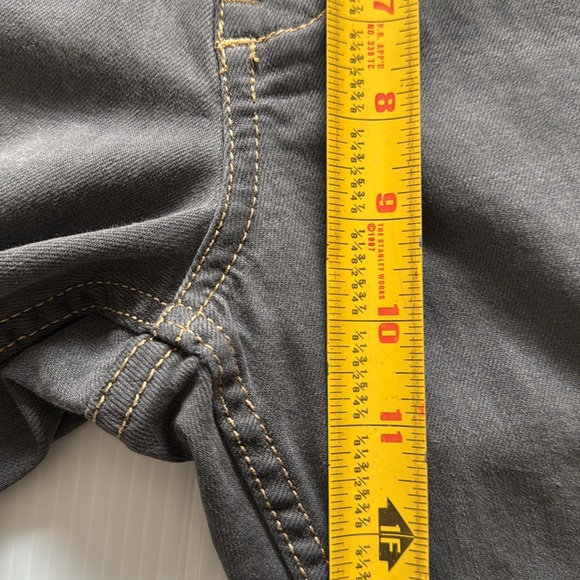 Tommy Bahama Gray straight leg Men's Jeans. Size 33 x 32 - Picture 10 of 16